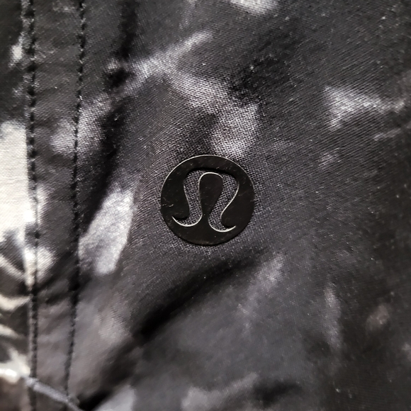 lululemon athletica Black and White Athletic Shorts - Picture 2 of 4